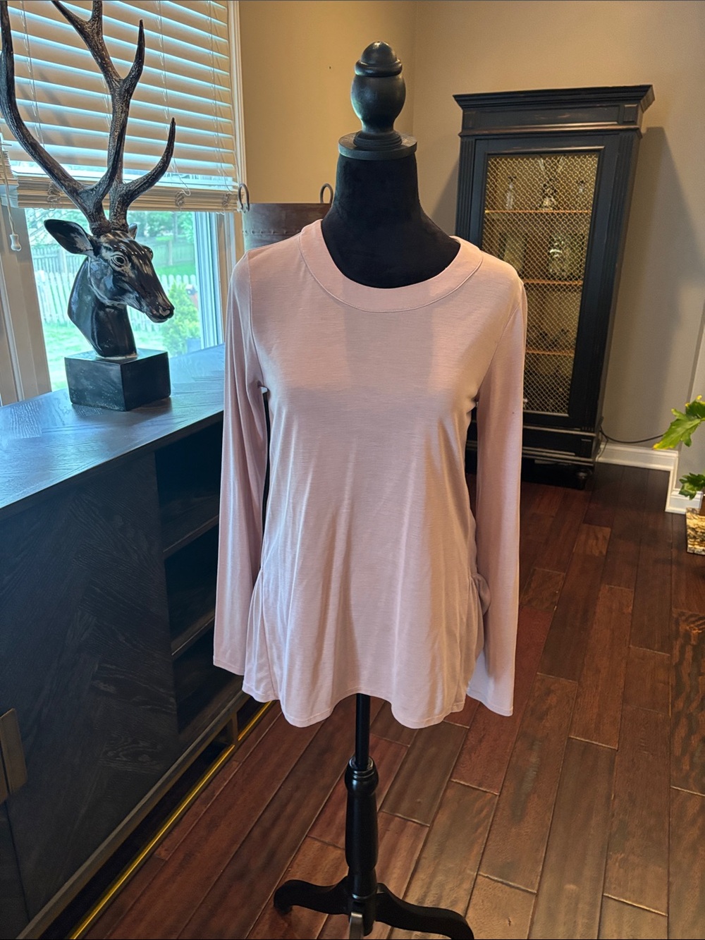 Chelsea28 Long Sleeve Crewneck Top in Pale Pink